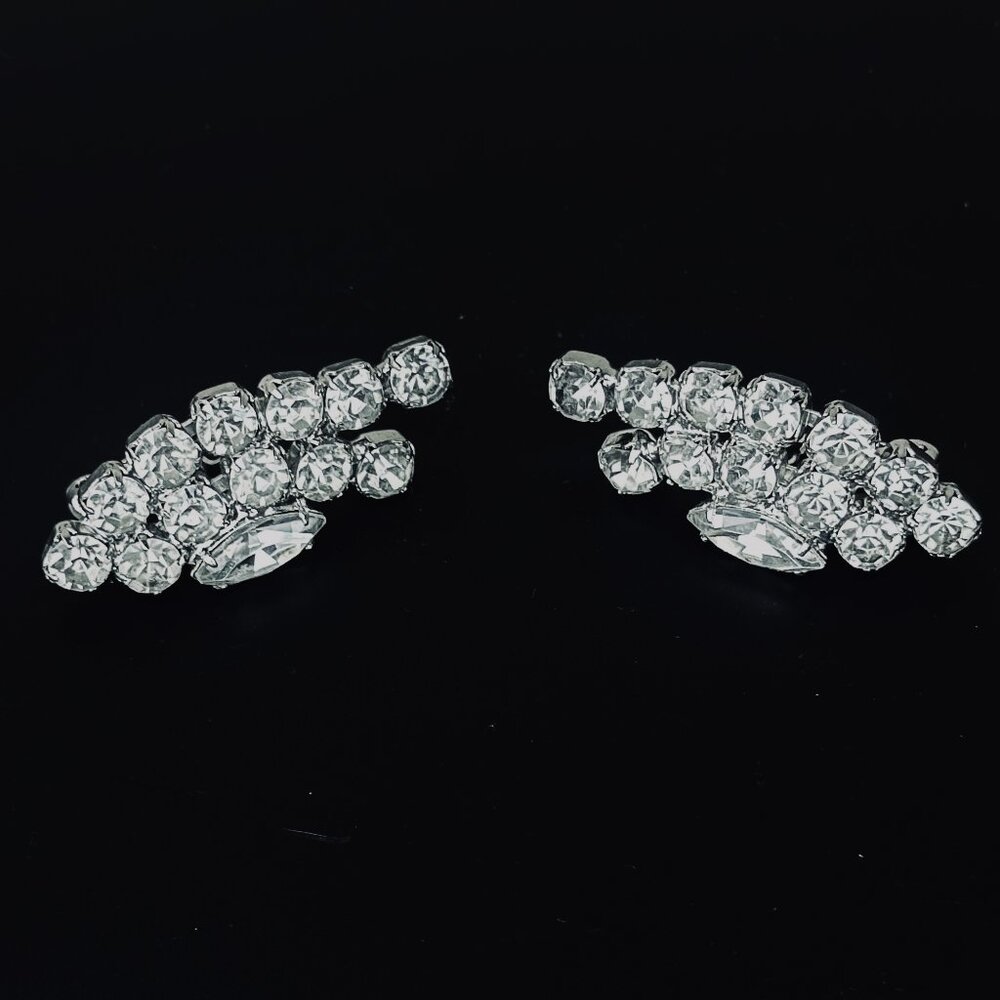Vintage 1950s Rhinestone Paddle Clip-On Earrings Silver Tone Mid Century Sparkle